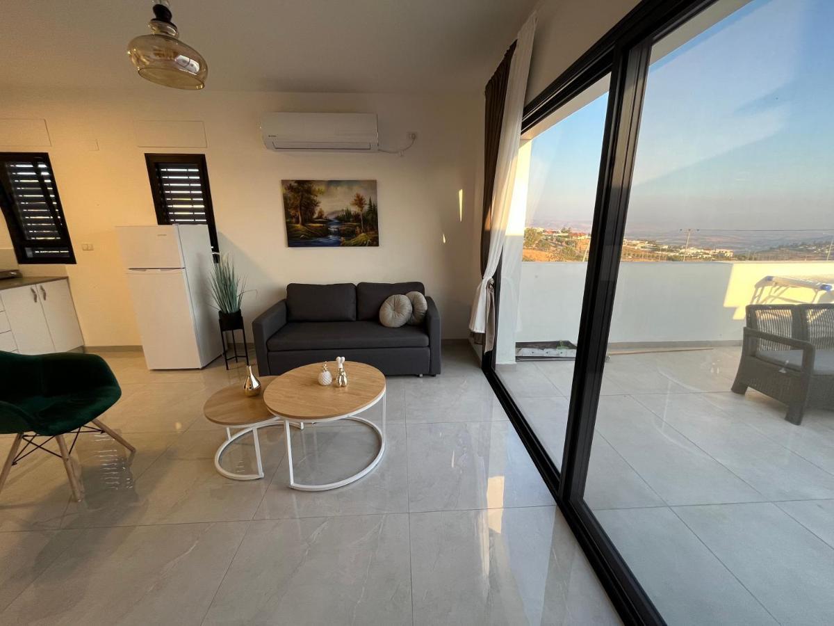 נופש בעמק Apartment Poriyya Ngoại thất bức ảnh